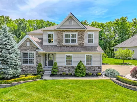 8375 Raleigh Pl, Concord Twp, OH 44077