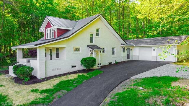 13240 Sandusky Dr, Beach City, OH 44608
