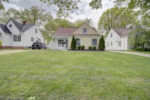 6836 Beresford Ave, Parma Heights, OH 44130
