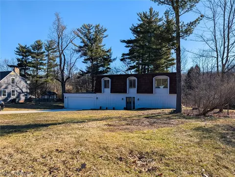 9411 Barr Rd, Brecksville, OH 44141