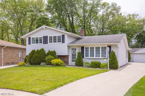 361 Skyview Rd, Cleveland, OH 44109