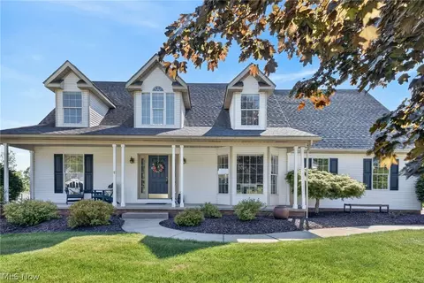 3312 Woods Trl, Kent, OH 44240