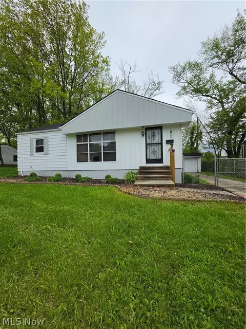 1925 Ridgehill Rd, Cleveland, OH 44121