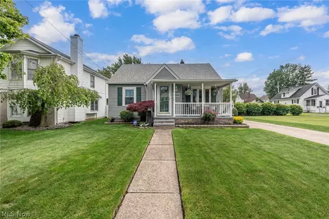 2424 E 30th St, Lorain, OH 44055 photo 3