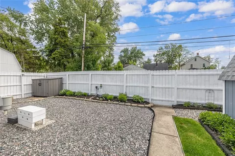 2424 E 30th St, Lorain, OH 44055 photo 12