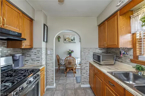 2424 E 30th St, Lorain, OH 44055 photo 18
