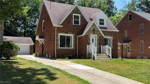 24420 Glenbrook Blvd, Euclid, OH 44117
