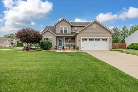 37164 Stone Creek Dr, North Ridgeville, OH 44039