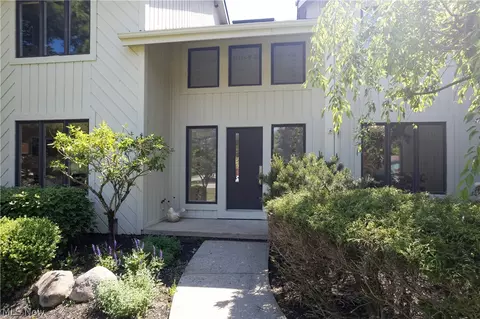 3939 Beechmont Trl, Orange, OH 44122