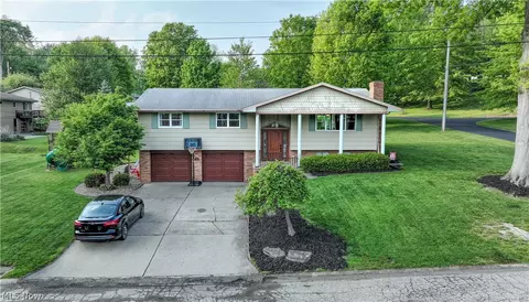 116 Carroll Dr, Saint Clairsville, OH 43950