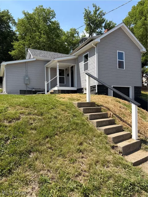 903 Blue Ave, Zanesville, OH 43701