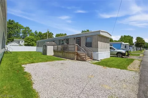 137 Marilyn Dr, Madison, OH 44057