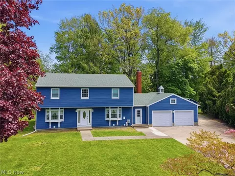 1950 Bridgeview Ln, Conneaut, OH 44030