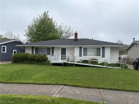 6260 Alderwood Rd, Parma Heights, OH 44130