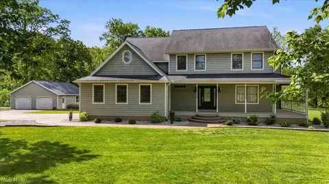 911 Moody Ridge Rd, Belpre, OH 45714