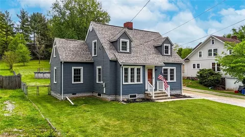 1324 Colegate Dr, Marietta, OH 45750