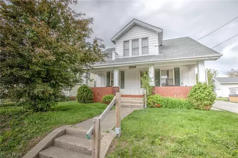 2829 8th St NW, Canton, OH 44708
