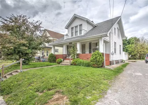 Exterior - 2829 8th St NW, Canton, OH 44708 photo 3 of 4