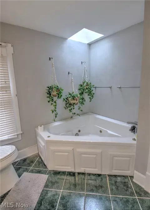 Bath - 2829 8th St NW, Canton, OH 44708 photo 2 of 3