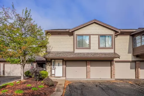 4579 Morgate Cir NW, Canton, OH 44708