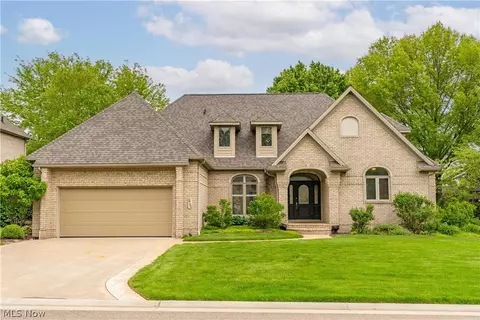 3790 Woodleigh Ave NW, Canton, OH 44718