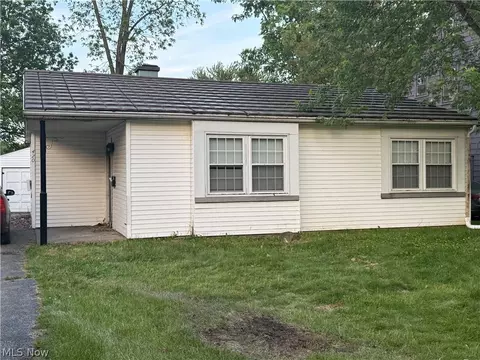 420 Perkinswood Blvd NE, Warren, OH 44483