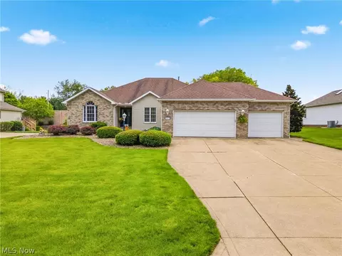 6862 Red Deer Cir NW, Canton, OH 44708