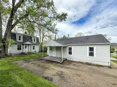 242 Orchard Ave, Cuyahoga Falls, OH 44221