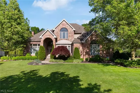 26982 Courtland Mdws, Westlake, OH 44145