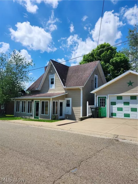 674 S Monroe St, Millersburg, OH 44654