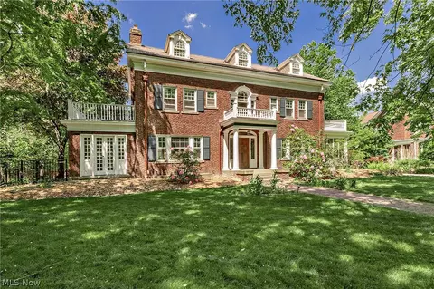 2750 Leighton Rd, Shaker Heights, OH 44120