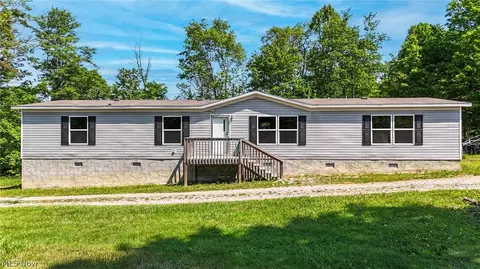 7455 Stanleyville Rd, Whipple, OH 45788