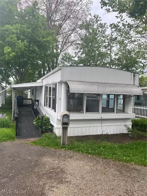 1246 Pasadena Blvd NW, North Canton, OH 44720