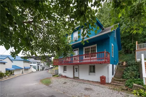 416 Riverdale Dr, Rocky River, OH 44116
