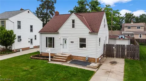 5000 Kenmore Ave, Parma, OH 44134