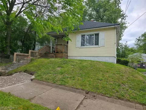 715 Gardendale Ave, Akron, OH 44310