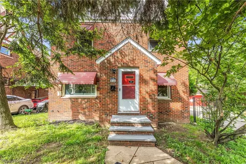 924 E 214th St, Euclid, OH 44119