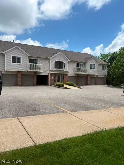 1432 Buckingham Gate Blvd #H, Cuyahoga Falls, OH 44221