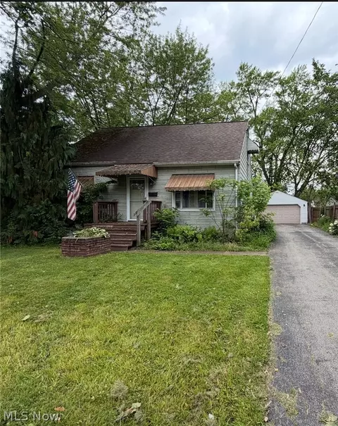 1564 Adelaide Ave SE, Warren, OH 44484