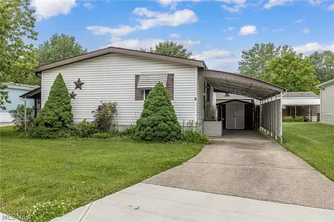 5 Michael Dr, Olmsted Twp, OH 44138