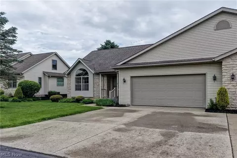 611 Pond View Cir NW, Strasburg, OH 44680