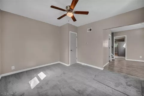 1 Smith Ct, Elyria, OH 44035 photo 4