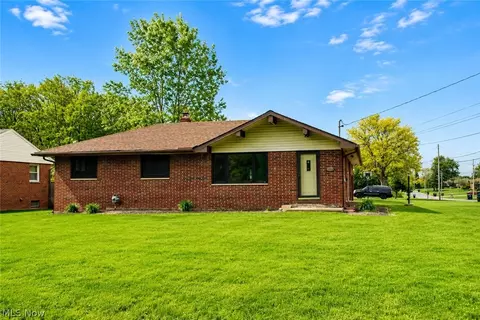 813 Hadcock Rd, Brunswick, OH 44212