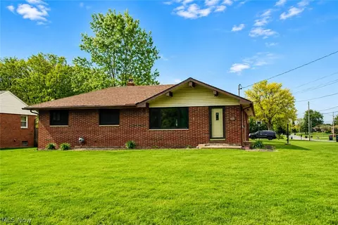 813 Hadcock Rd, Brunswick, OH 44212