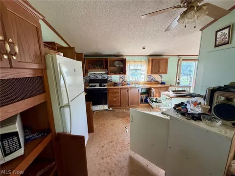Kitchen - 9200 Horn Rd, Windham, OH 44288 photo 1 of 1