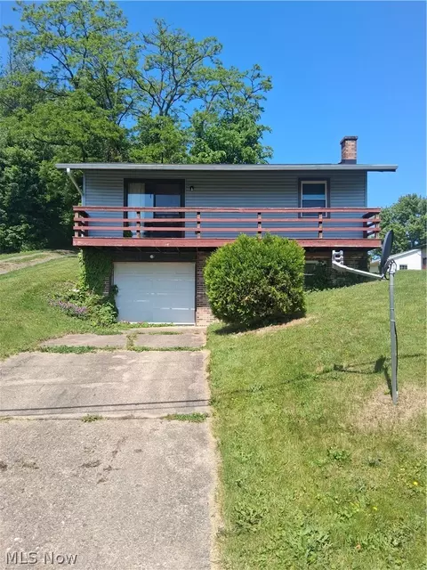 132 W Highland Ave, Barnesville, OH 43713