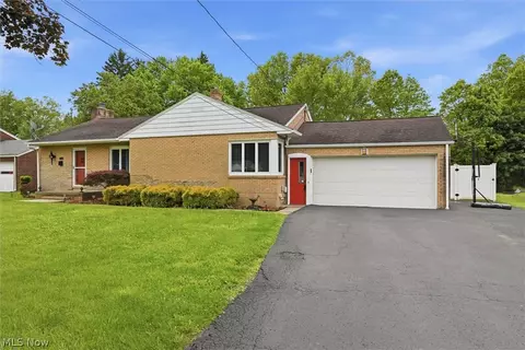 765 Ewing Rd, Youngstown, OH 44512