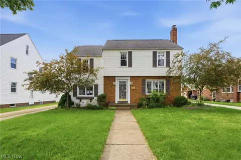 215 Harter Ave NW, Canton, OH 44708