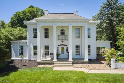 874 Merriman Rd, Akron, OH 44303