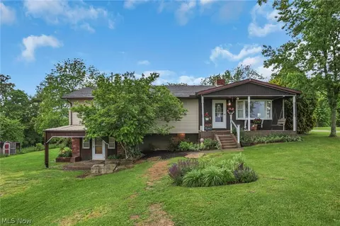 795 Rustic Ridge Rd, Zanesville, OH 43701